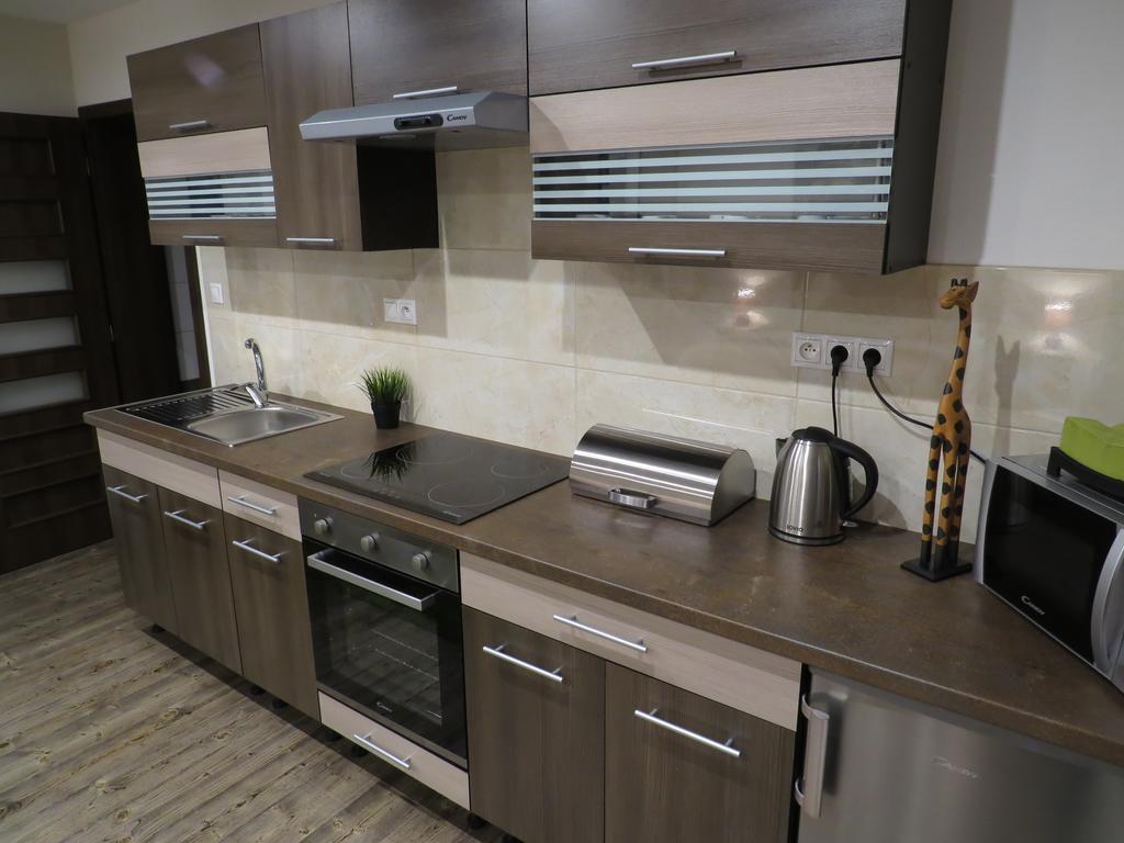 Liptovský Mikuláš Apartman Route 18 מראה חיצוני תמונה